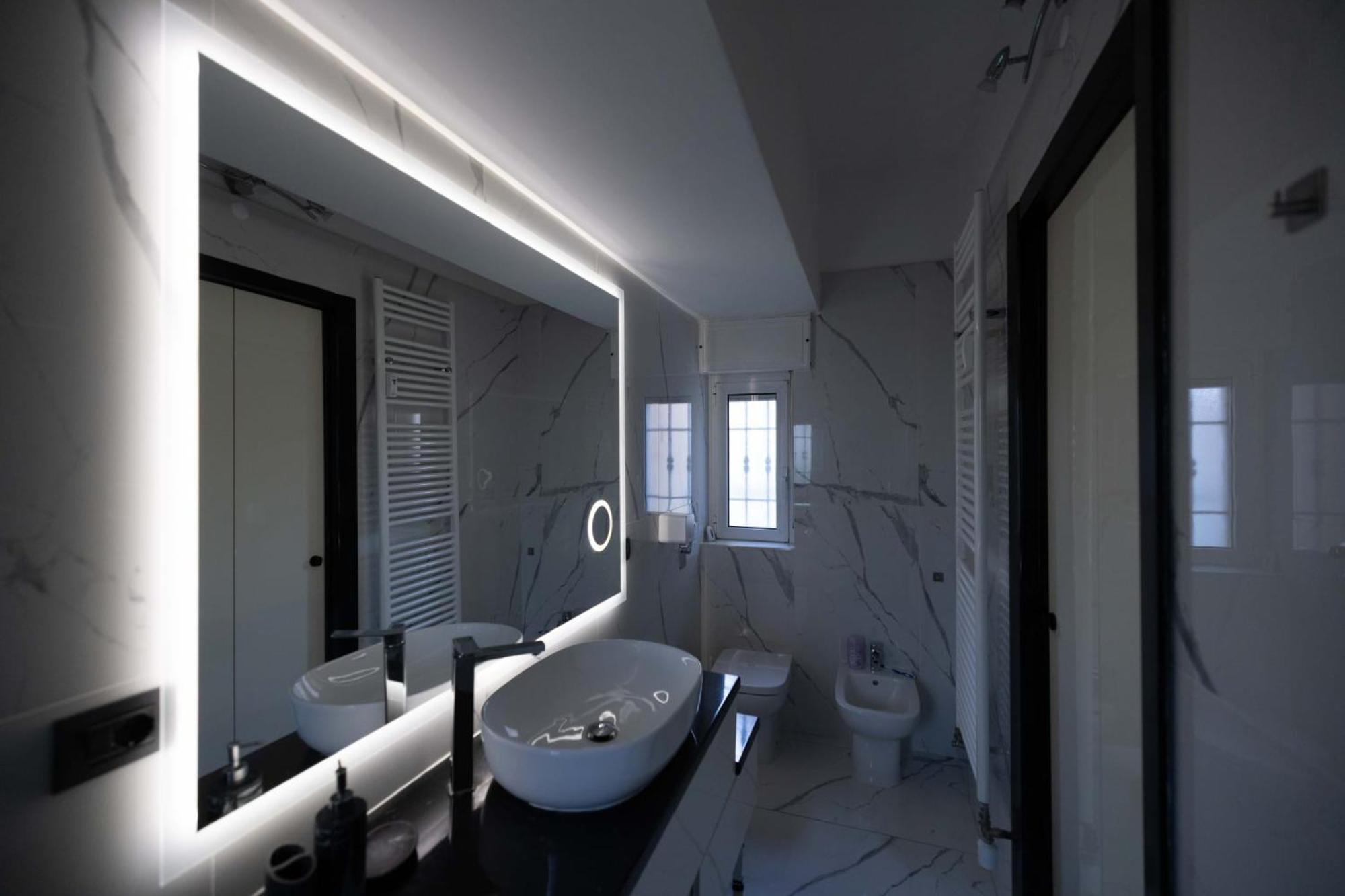 Spazioso Appartamento Con Terrazzo Navigli , Bocconi Milán Exteriér fotografie